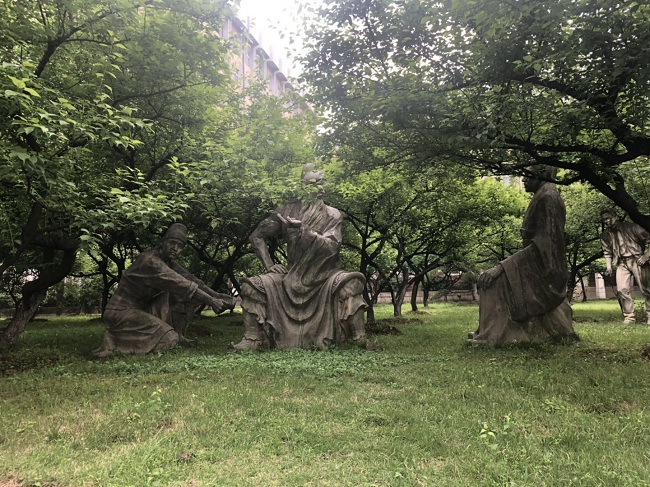 武汉纺织大学校园一角